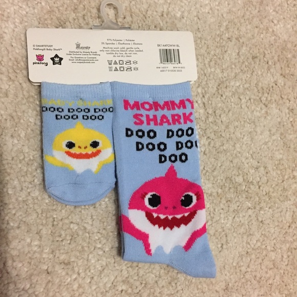 Baby Shark Mommy & Me Socks - Picture 2 of 2